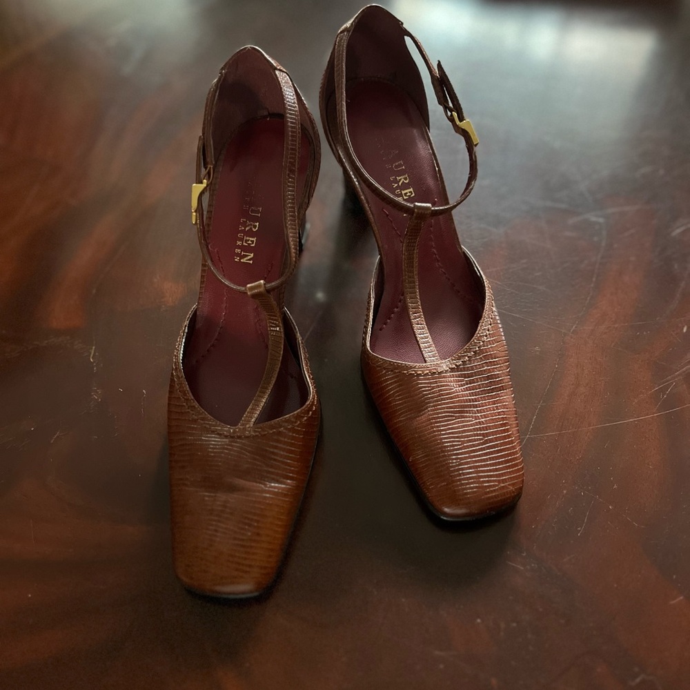 Lauren Ralph Lauren T strap pump